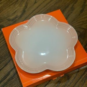 New Le Creuset Ballerina Pink Large Flower Plate 23cm